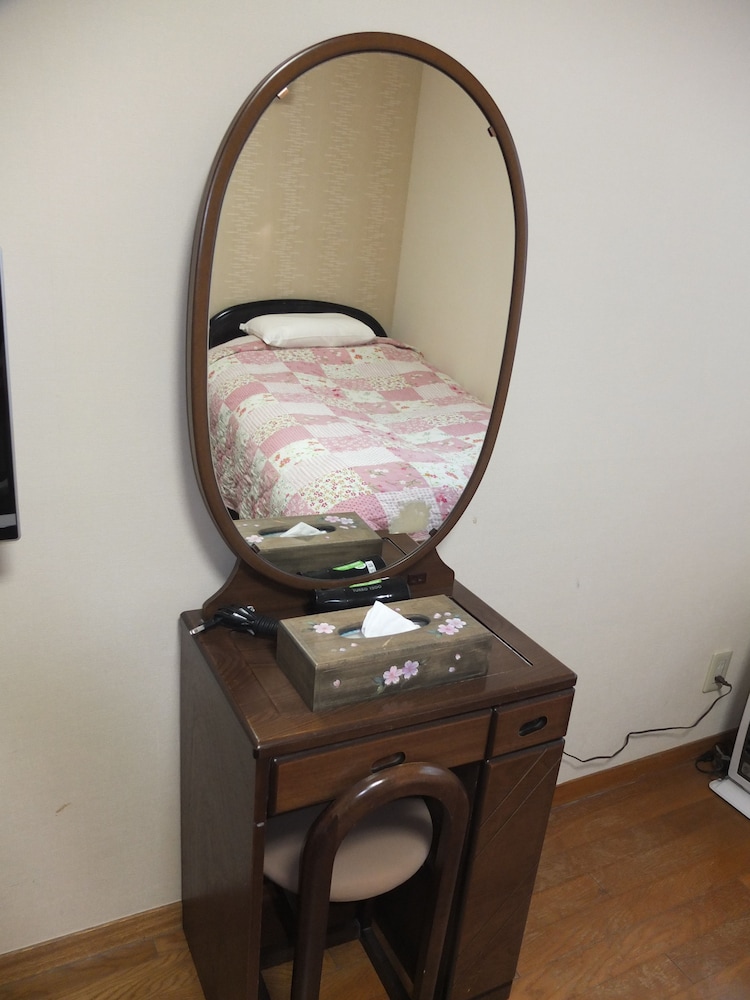 Western Twin Room with bathroom photo 3
