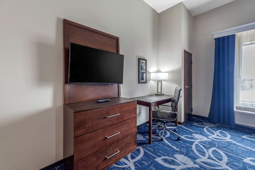 Standard Room, 2 Queen Beds, Non Smoking photo 2