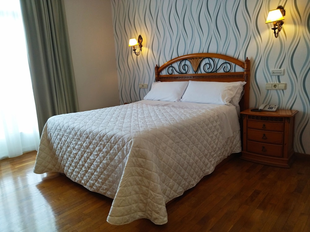 Double or Twin Room photo 3