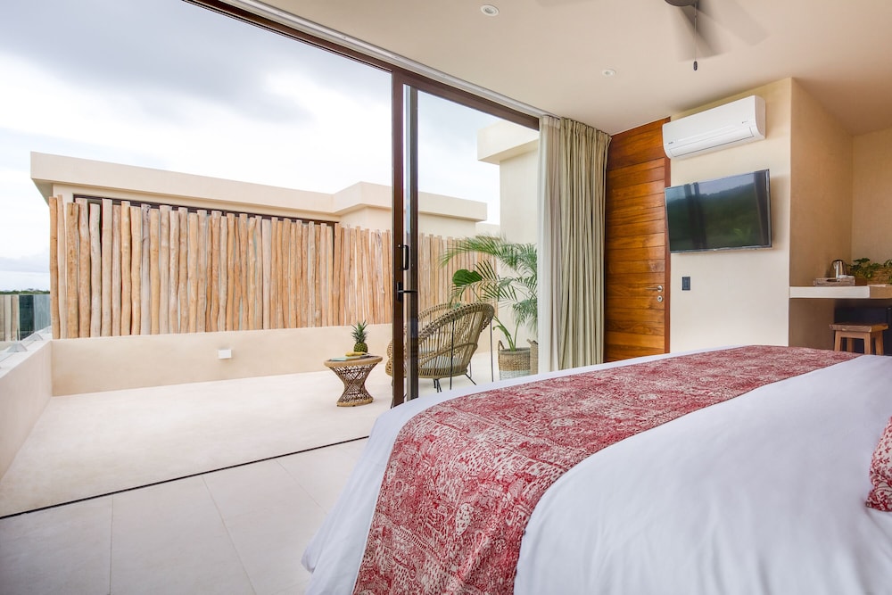 Premium Apartment, 1 Bedroom, Private Pool, Garden View - Photo 2
