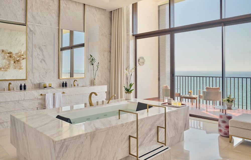 Royal Suite - Photo 7