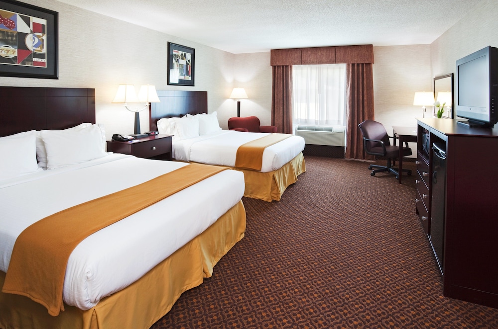 Standard Room, 2 Queen Beds - Photo 1