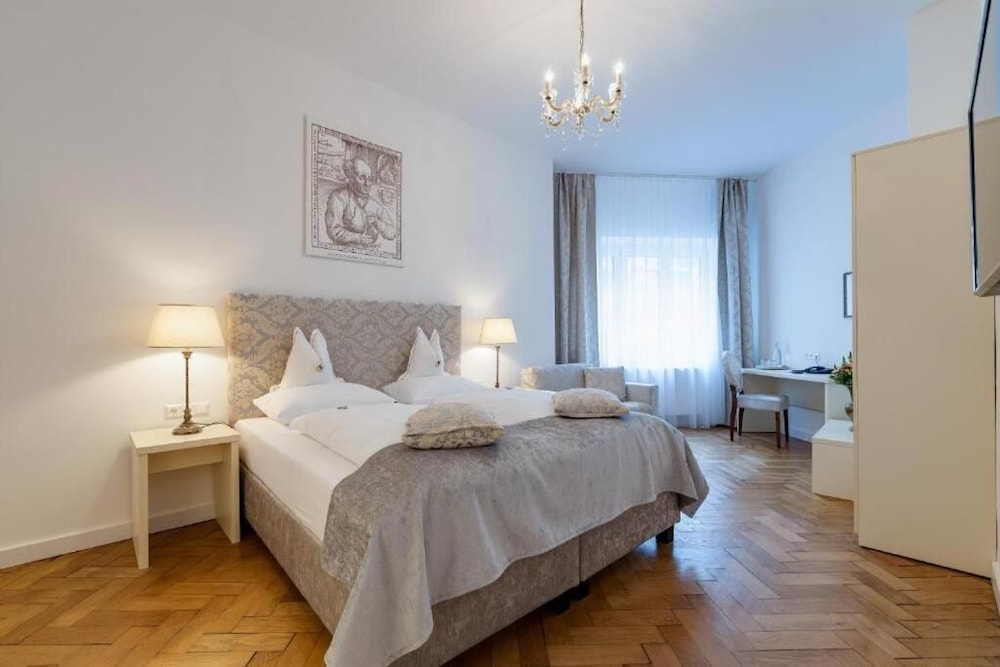 Superior Double Room, City View photo 2