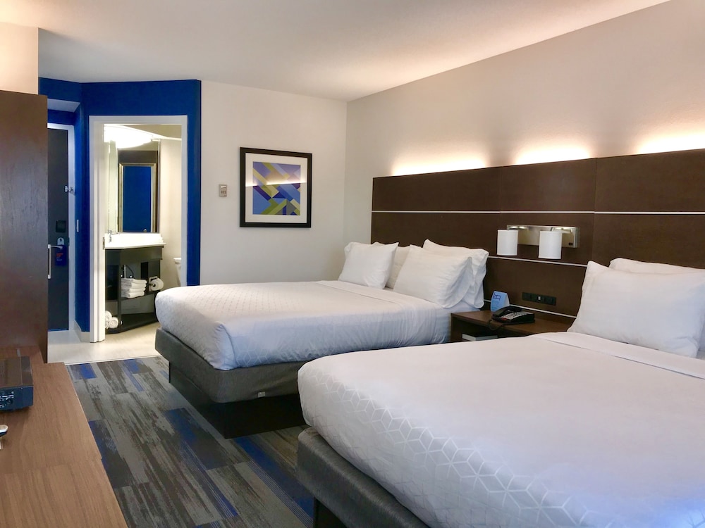 Standard Room, 2 Queen Beds (Top Floor) - Photo 3
