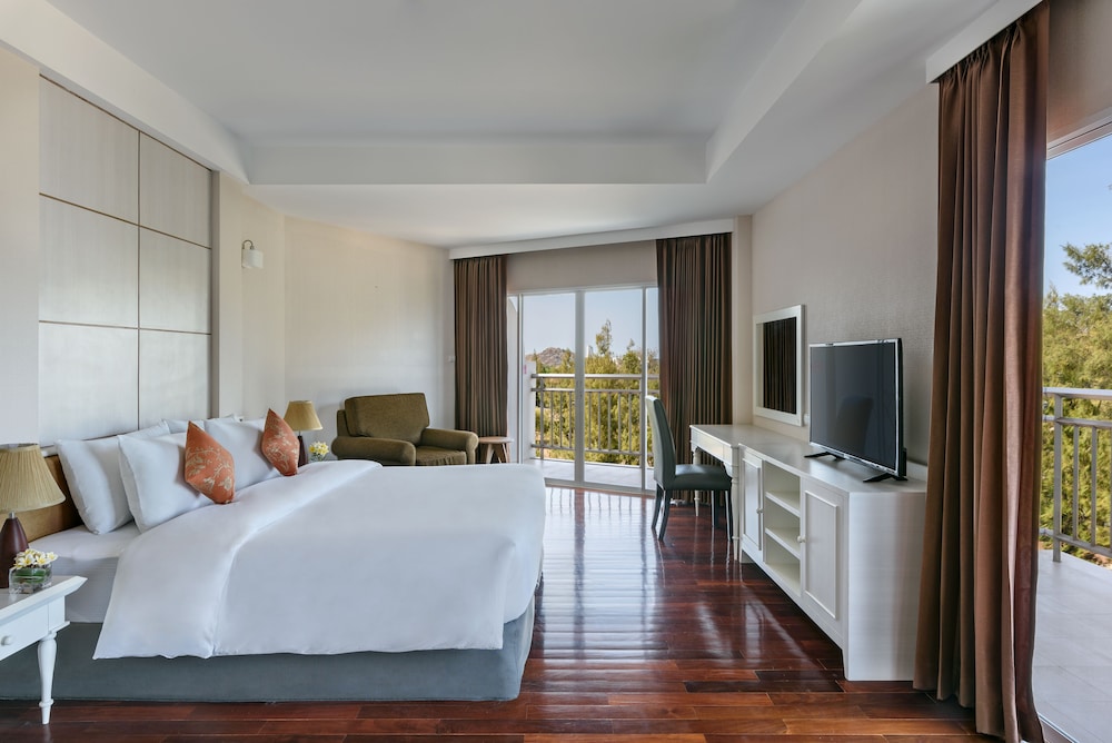 Suite, 1 Bedroom, Seapine View - Photo 1
