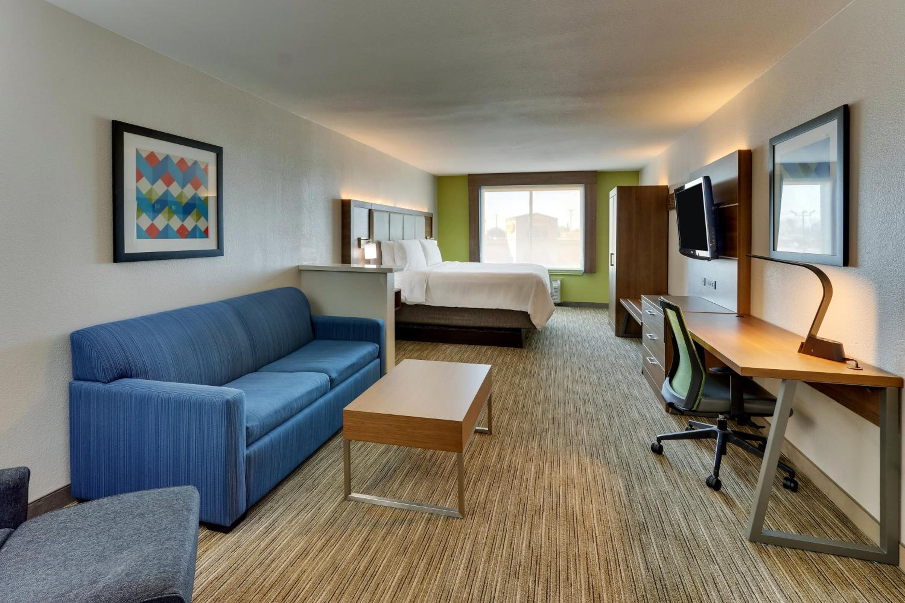 King Suite with Sofa Bed - Photo 2