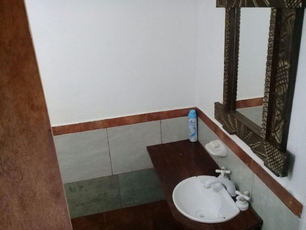 Basic Twin Room photo 2
