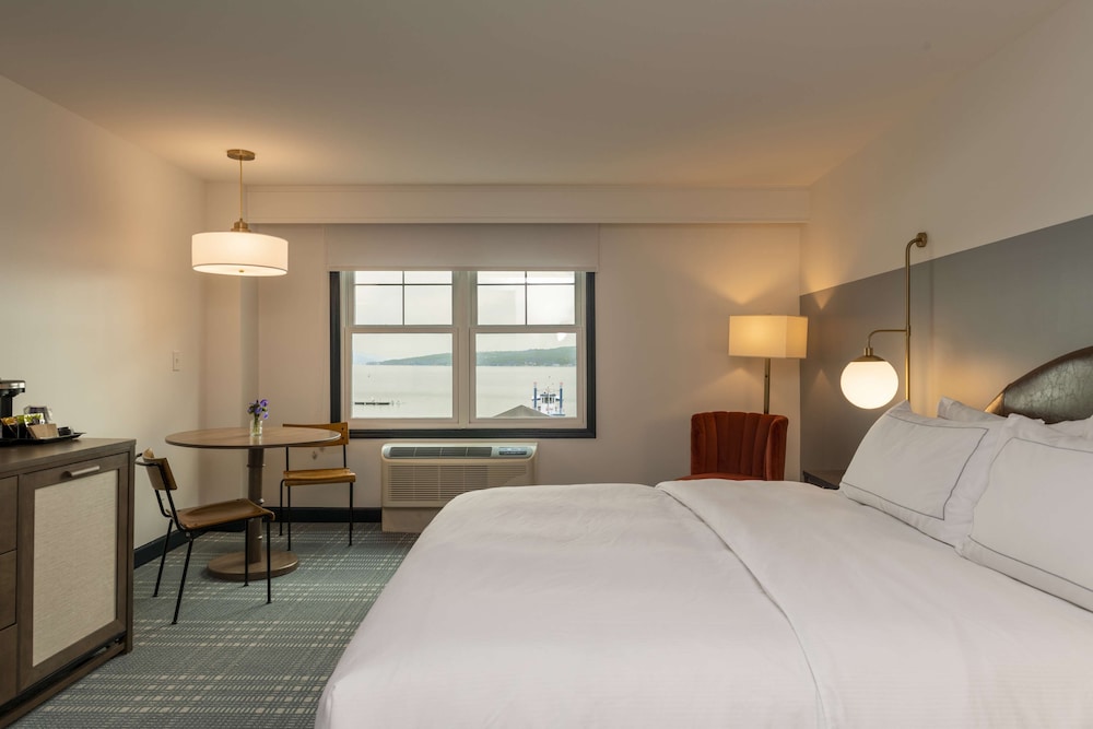 Room, 1 King Bed, Lake View (Hearing) - Photo 6