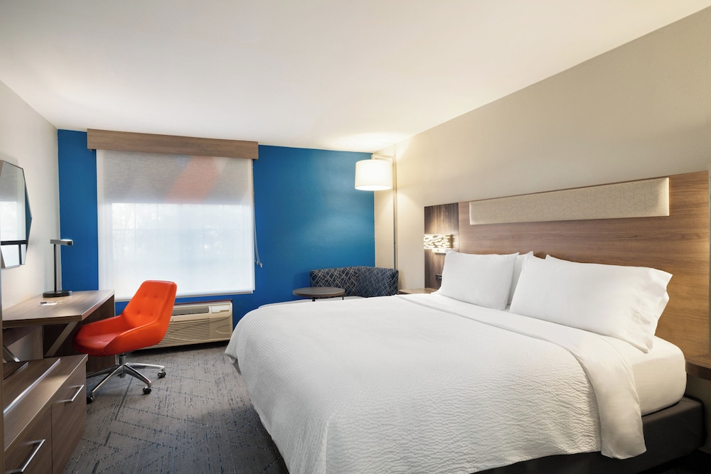 Standard Room, 1 King Bed - Photo 1