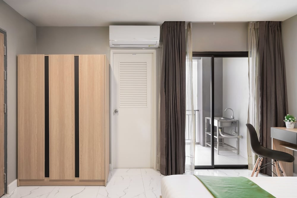 Deluxe Room - Photo 5