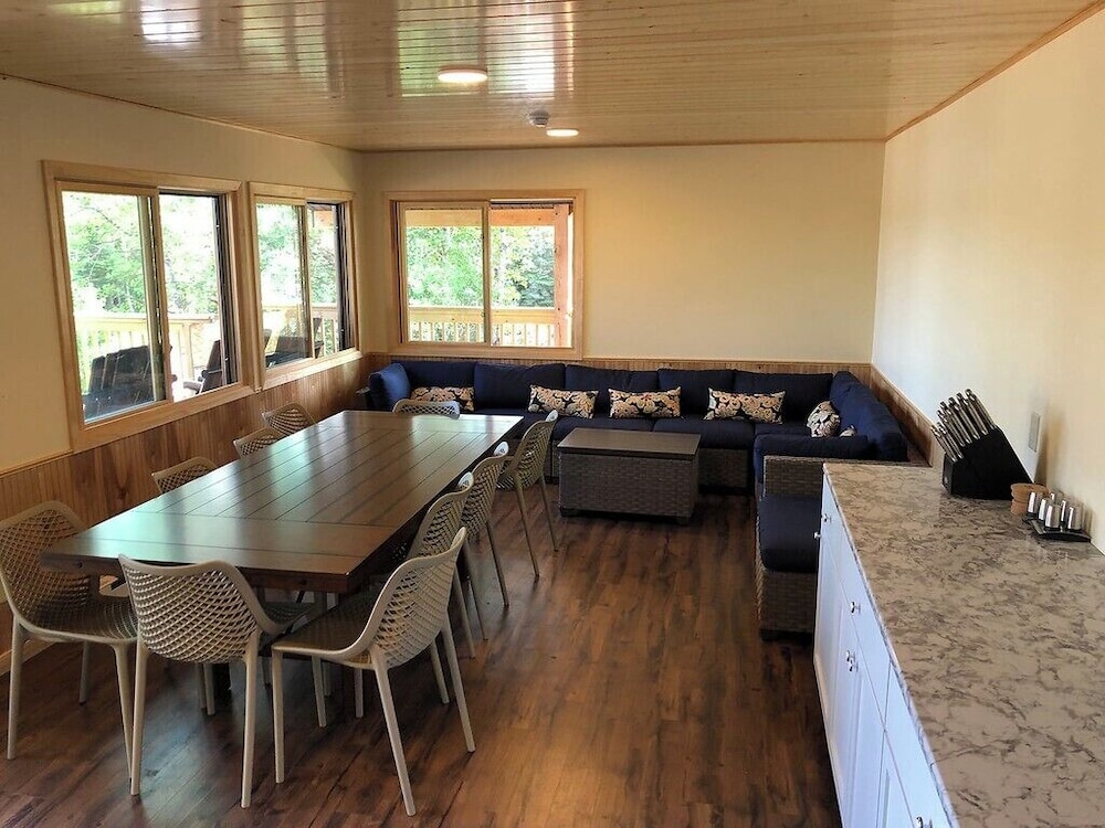 Grand Cabin photo 3