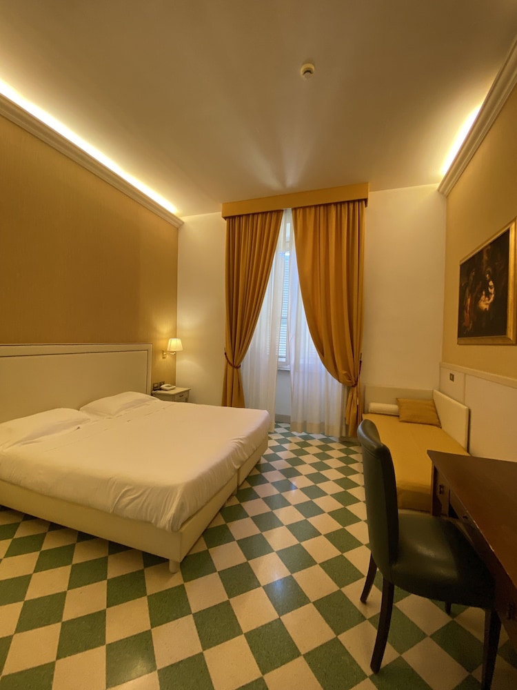 Family Superior, Triple Room photo 3