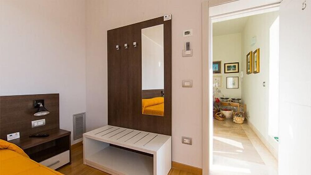 Elite Room, 1 Bedroom, Terrace, City View (5) photo 3