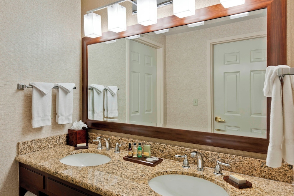 Deluxe Room, 1 King Bed