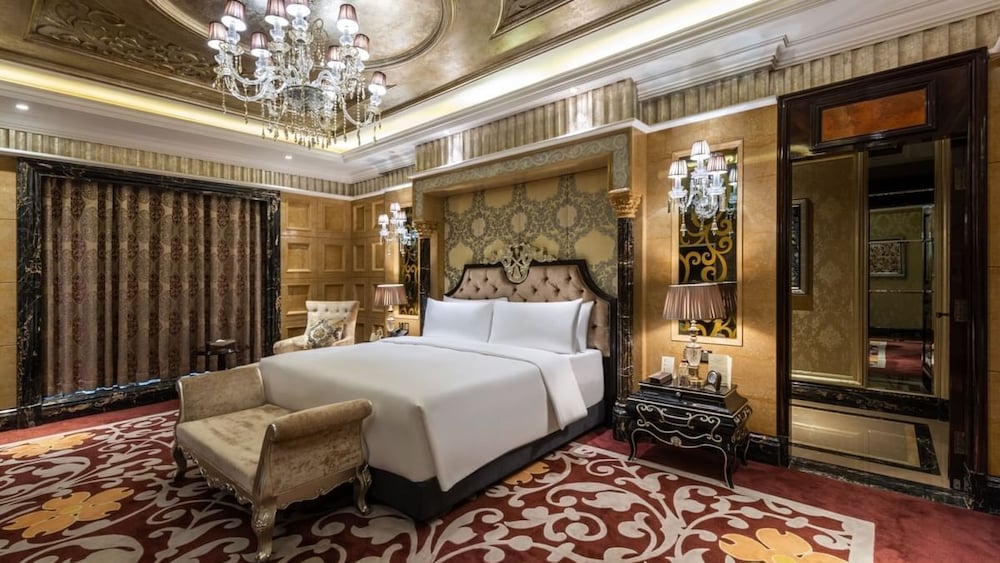 Royal Suite - Photo 2
