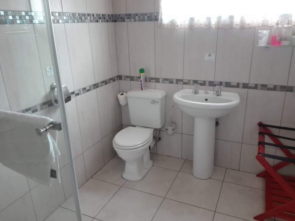 Basic Double Room, 1 Double Bed, Non Smoking, Ocean View photo 3