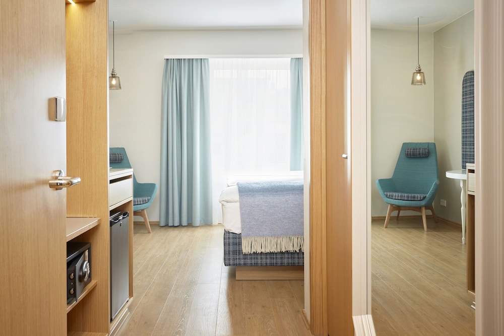 Deluxe Room - Photo 3