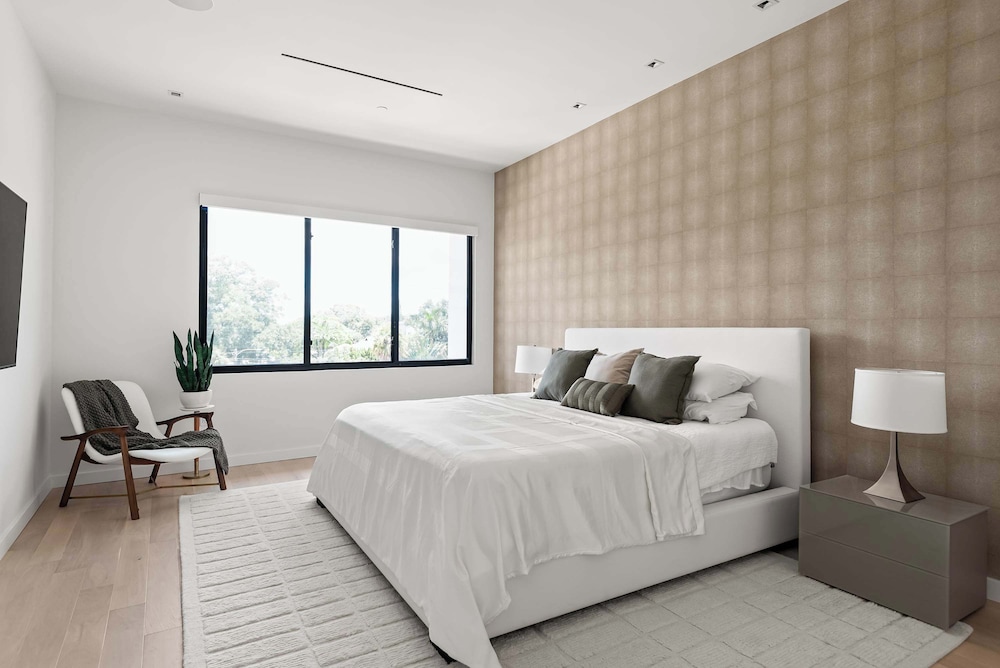 Lux Penthouse 4-story Stunner Rooftop Views, Billede 37
