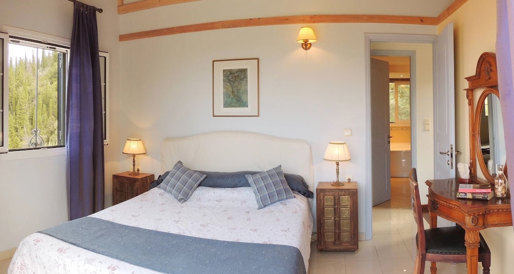 Comfort Villa, 2 Bedrooms (Mimosa) photo 3