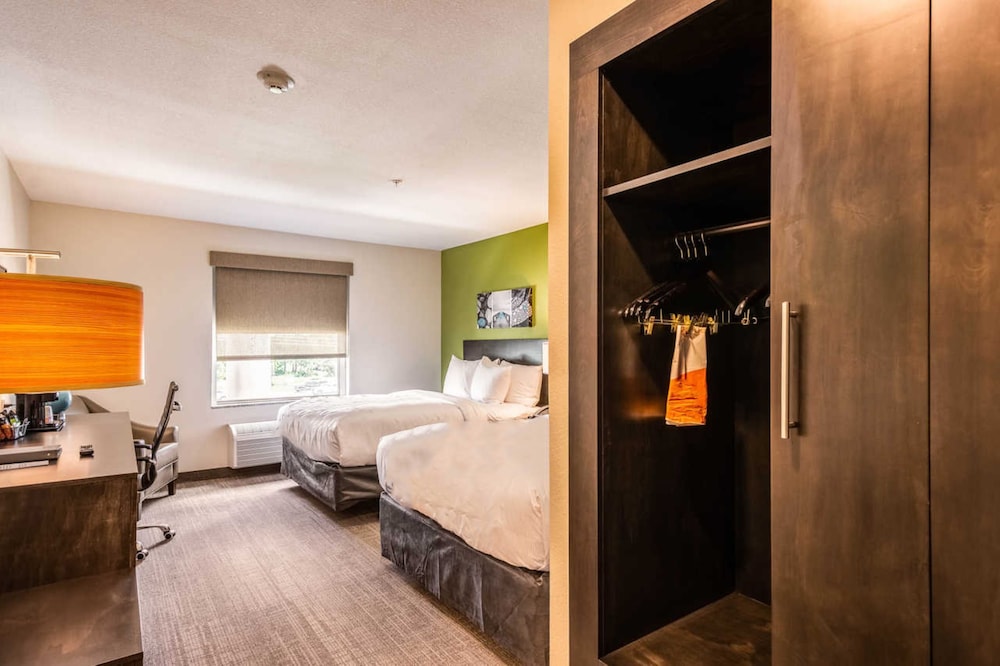 Suite, 2 Queen Beds, Non Smoking, Kitchenette