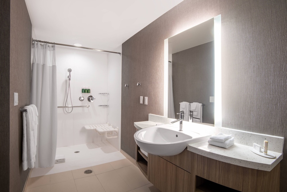 Suite, Multiple Beds - Photo 4