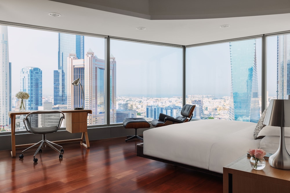 Three Bedroom Duplex Gallery Residence with Private Jacuzzi photo 3