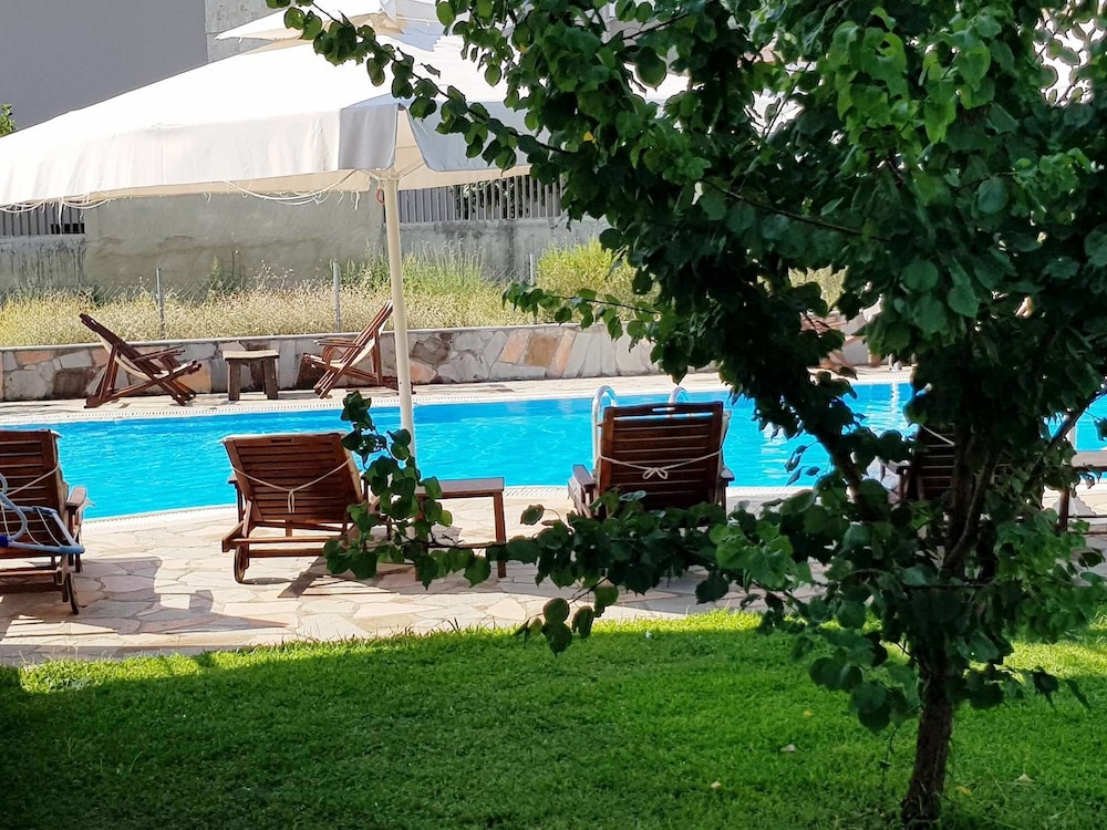 Studio, Pool View photo 3