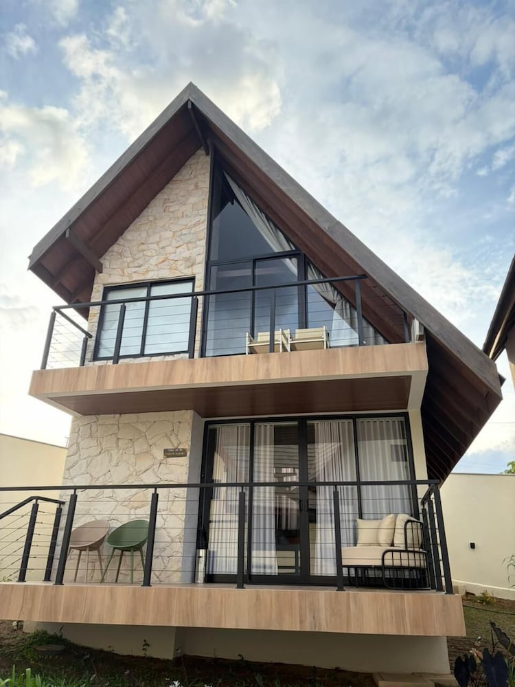 Deluxe Chalet, 1 King Bed with Sofa bed photo 1
