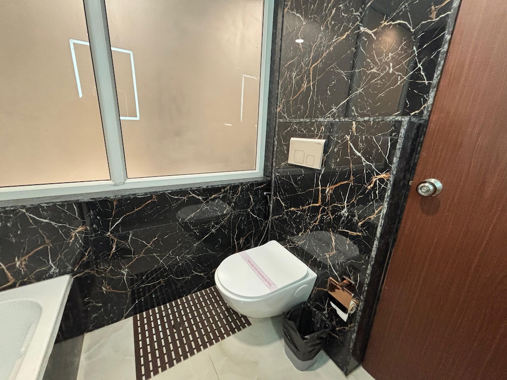 Deluxe Double Room, Balcony, City View photo 2