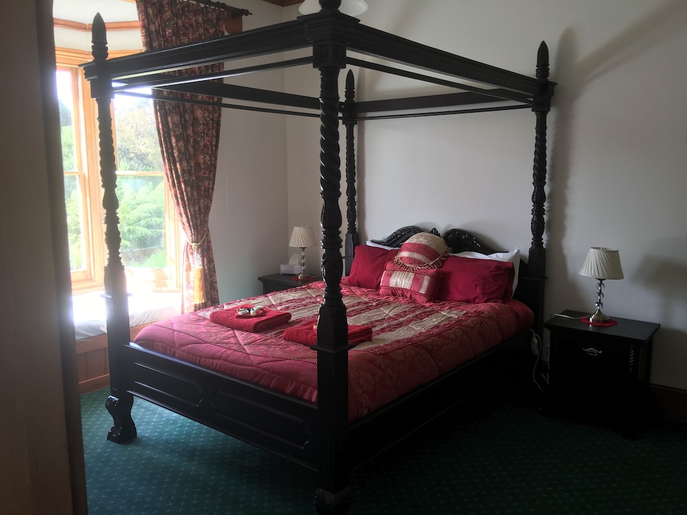 Sir John Cottage photo 1