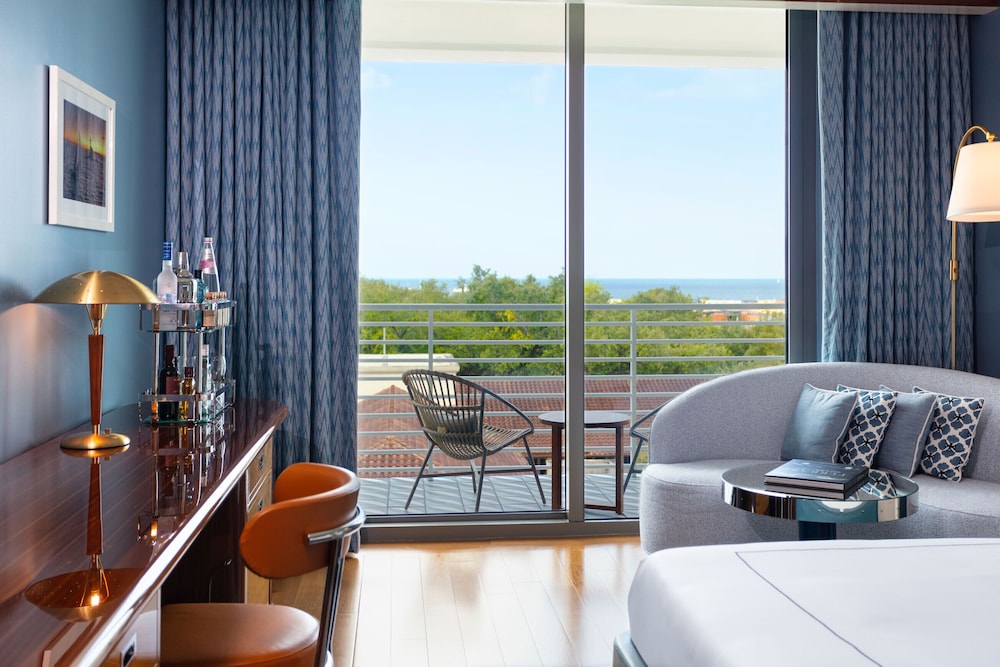 Premier Room, 1 King Bed, Bay View