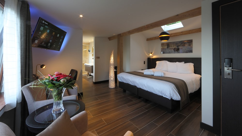 Prestige Room, Valley View