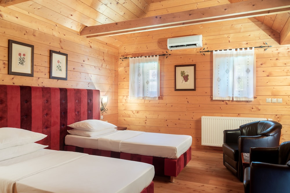 Family Suite, 2 Bedrooms, Resort View, Garden Area photo 3