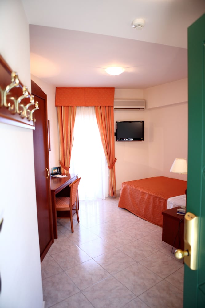 Superior Single Room, Sea View photo 3