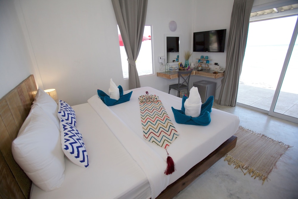 Cottage, Beachfront - Photo 1