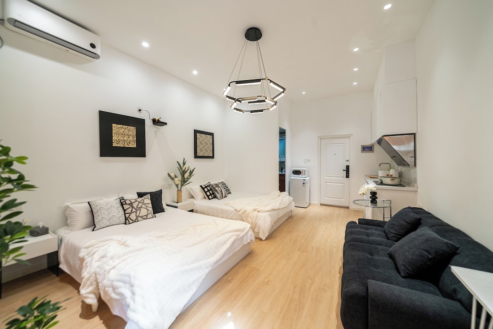 Basic Apartment, Multiple Beds, Non Smoking, Kitchen