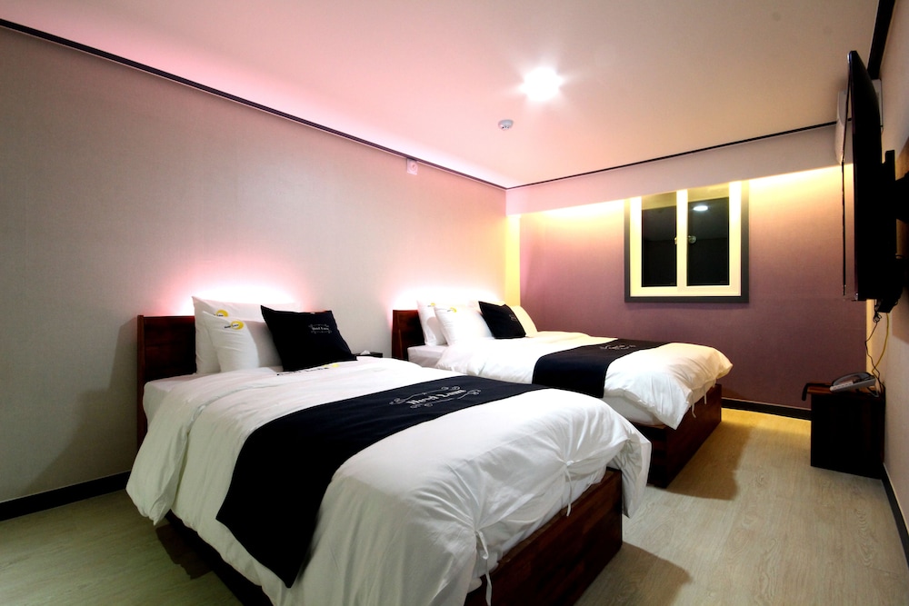 Suite - Photo 4