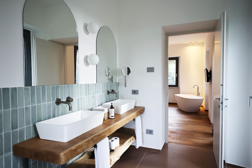 Deluxe Double or Twin Room photo 2