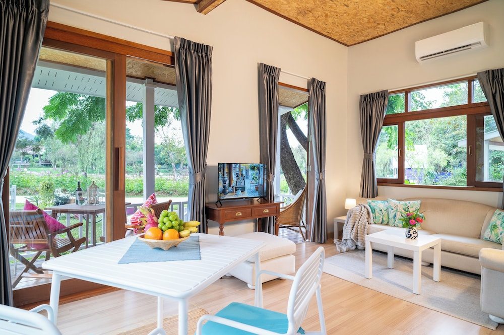 Luxury Farm House photo 3