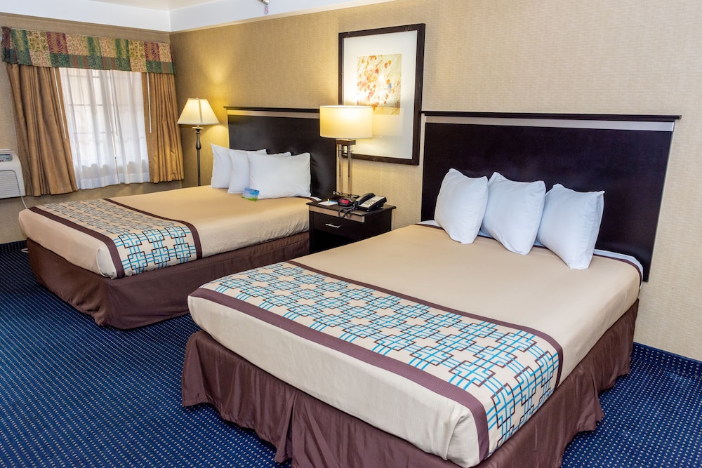 Suite, Multiple Beds, Non Smoking (One Bedroom) - Photo 2