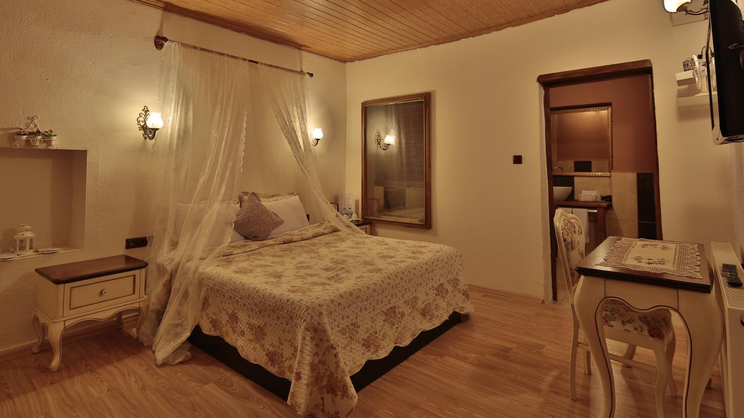 Deluxe Double Room with Terrace photo 2