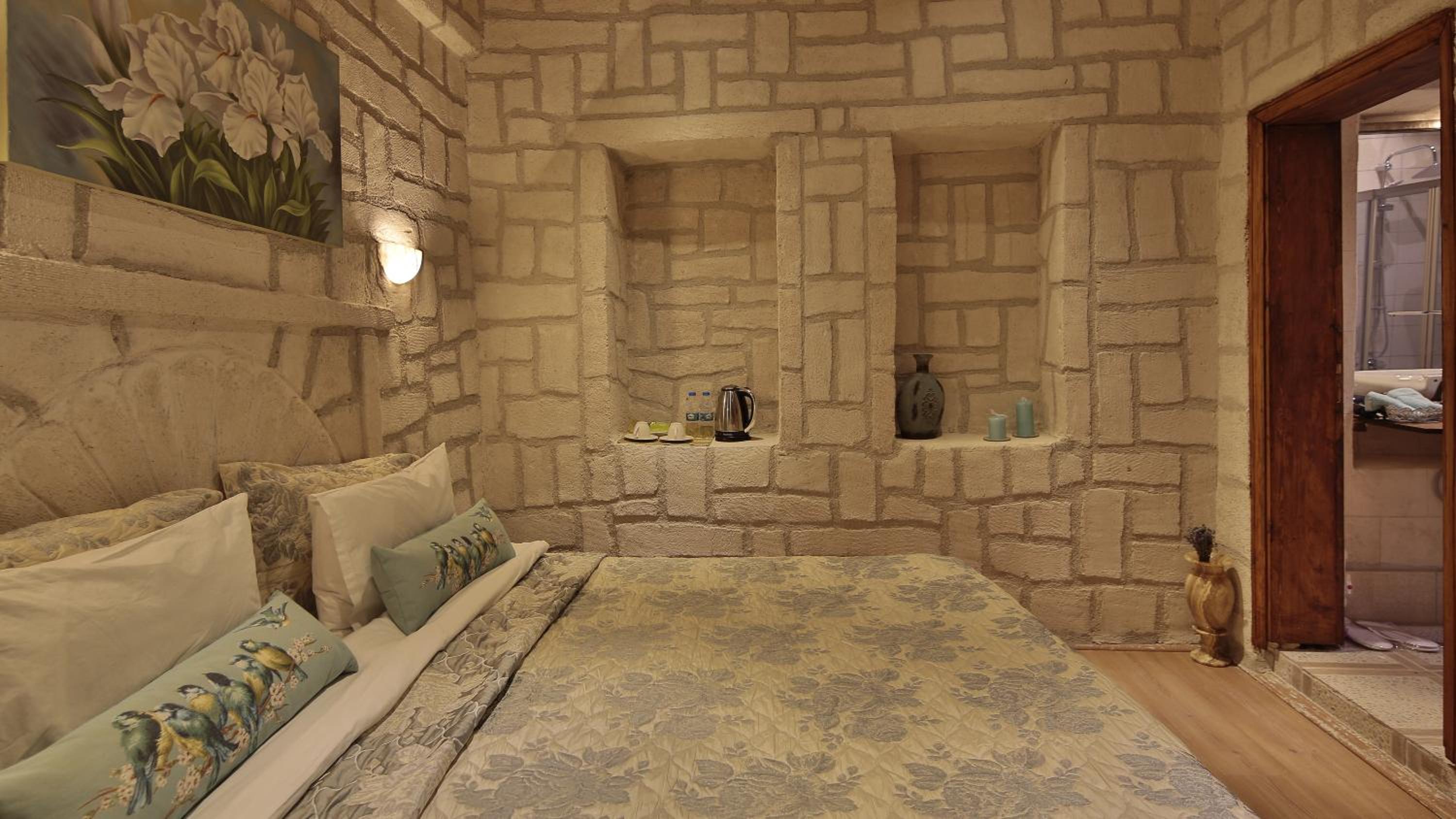 Double Room with Spa Bath photo 3