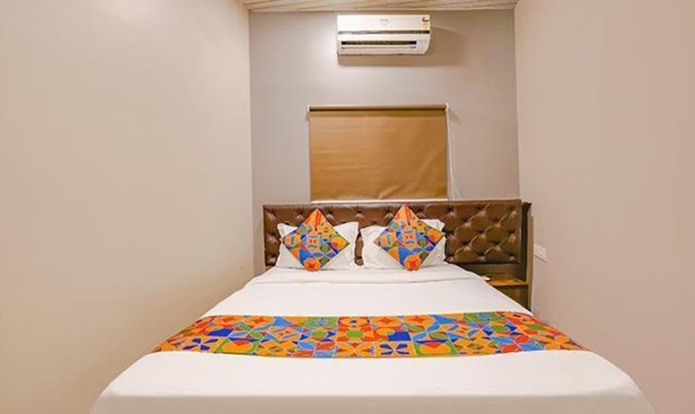 Deluxe Room - Photo 3