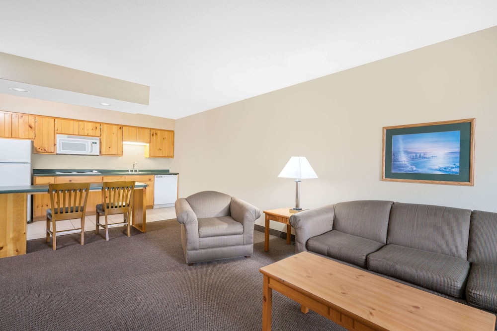 Suite, 2 Queen Beds, Non Smoking photo 1