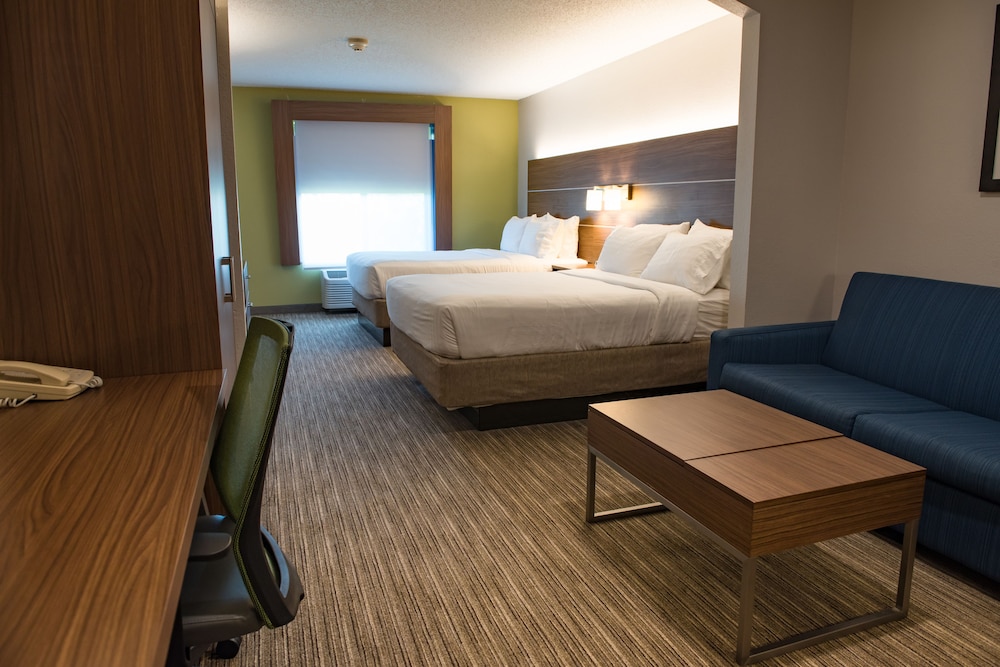 Suite, 2 Queen Beds - Photo 4
