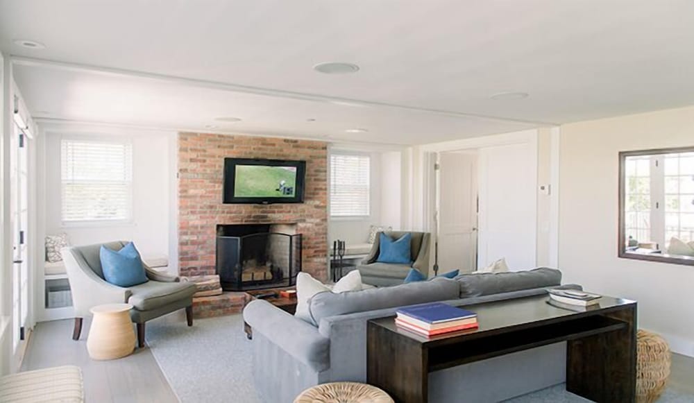 Luxury Cottage, 2 Bedrooms, Fairwind photo 1
