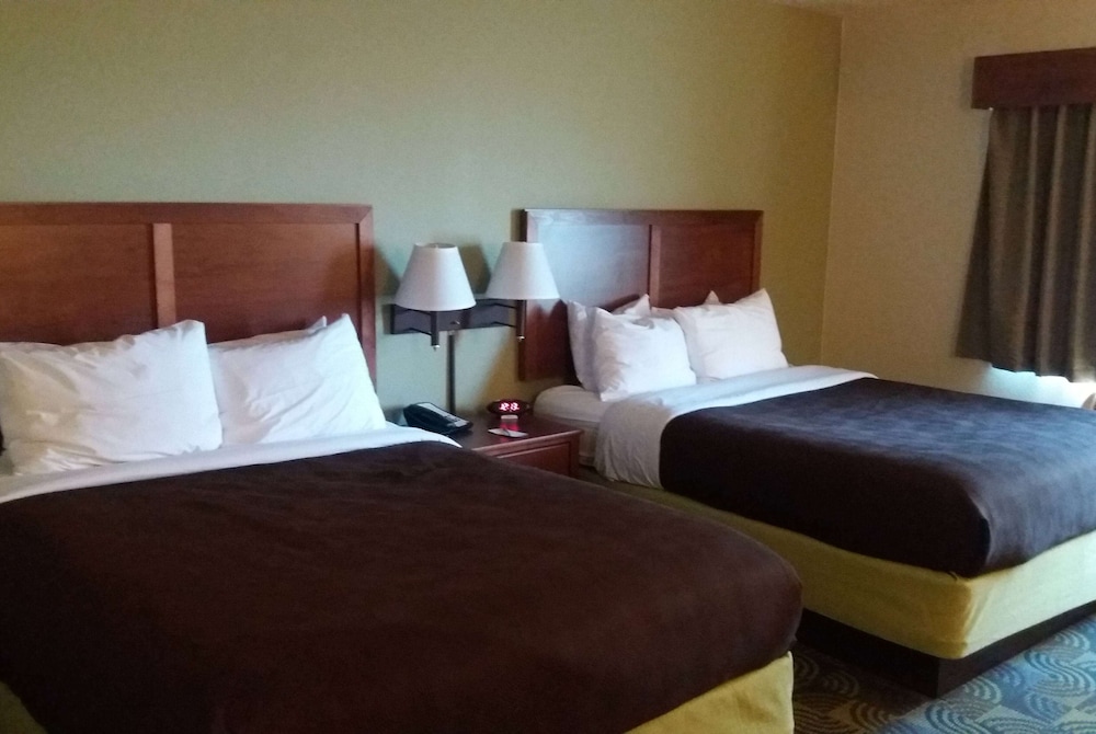 Room, 2 Queen Beds, Non Smoking - Photo 1