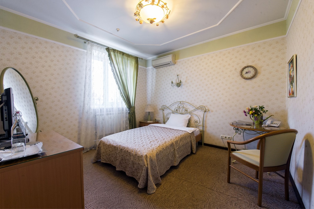 Classic Single Room