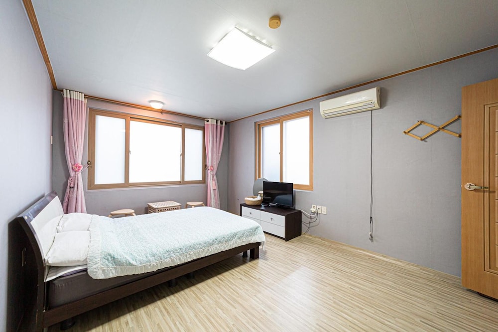 Basic Room, 1 Bedroom (Iris) - Photo 1