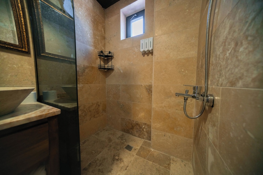 Jacuzzi Standard - Photo 12